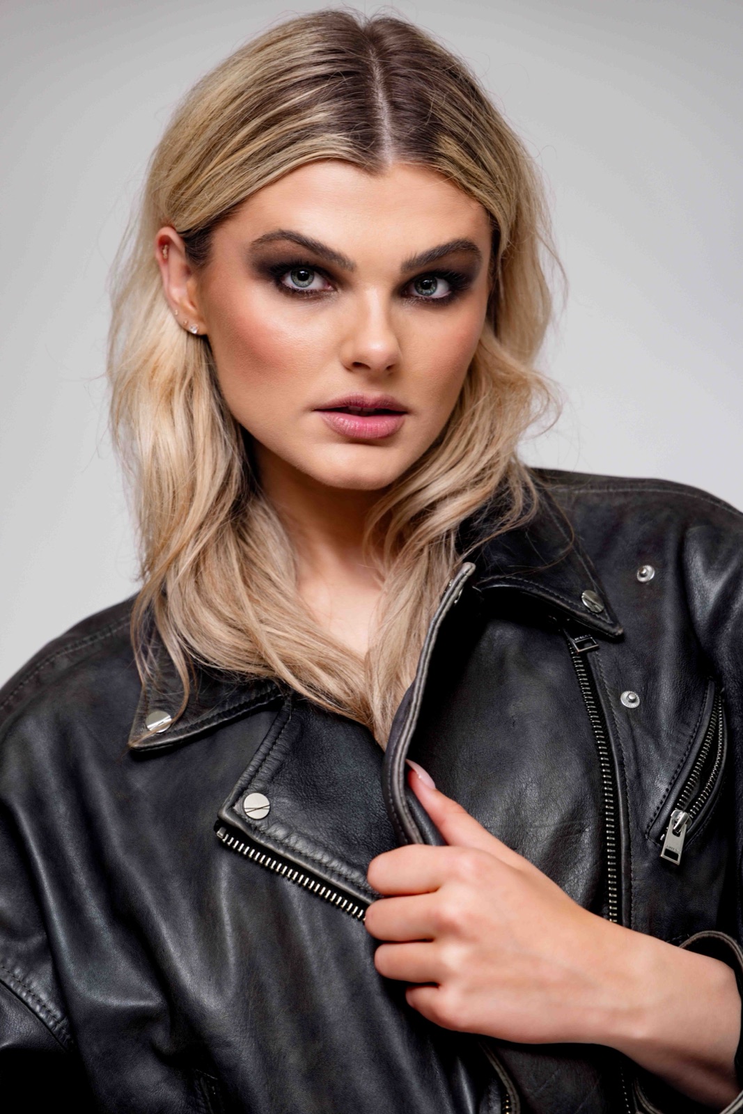 Beauty portrait in leather jacket with smoky eye